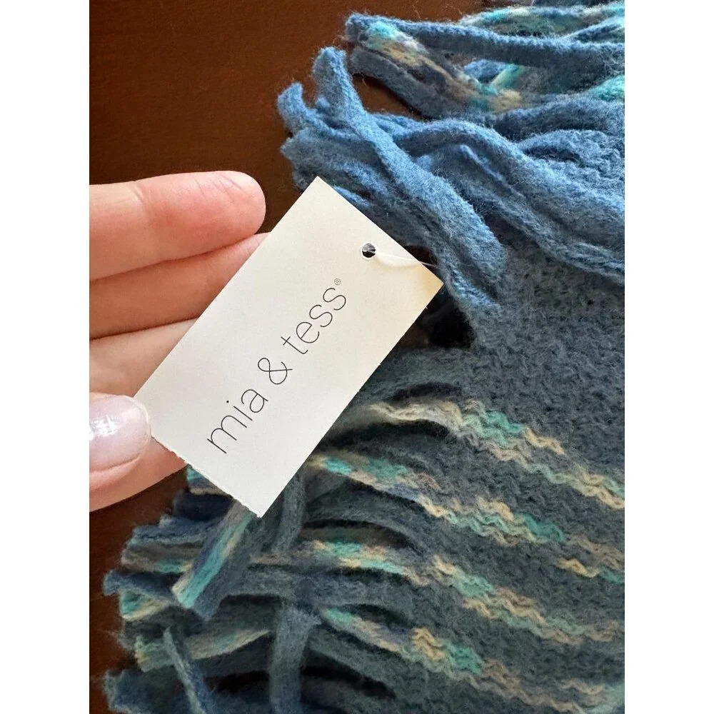 Mia & Tess The Paperstore Blue Cozy Fringe Infinity Scarf New With Tags - Picture 4 of 7
